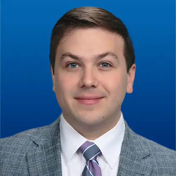 Professional Headshot of Dr Luke Vetti