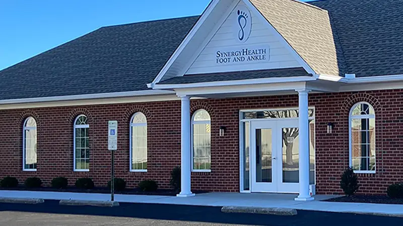 Front of SynergyHealth Midlothian location